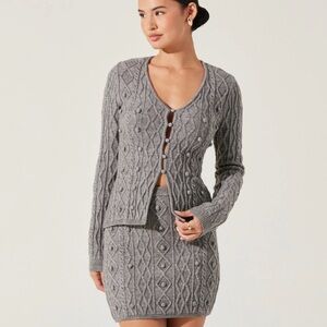 ASTR Women's Gray Cable Knit Sweater size XS